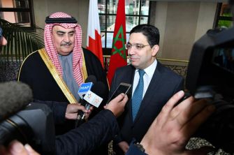 Bahraini Foreign minister Khalid bin Ahmed al-Khalifa and the minister of Foreign Affairs, African Cooperation and Moroccan Expatriates, Nasser Bourita.