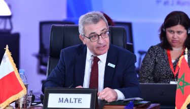 Le chef de la diplomatie maltaise appelle à trouver des solutions réalistes et pragmatiques à la question migratoire dans la Méditerranée occidentale