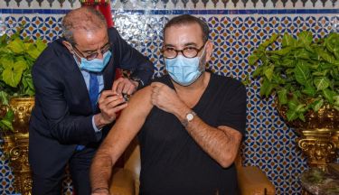 Sa Majesté le Roi lance la campagne nationale de vaccination contre la Covid-19