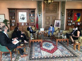 السيد ناصر بوريطة يتباحث مع السفير الأمريكي والمبعوث الخاص إلى ليبيا 