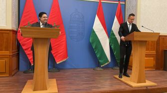 Le ministre hongrois des Affaires Etrangères souligne le rôle du Maroc en tant que pays clé en matière de lutte contre l'immigration irrégulière